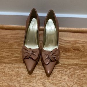 Nine West Nude/Taupe Pump 5.5